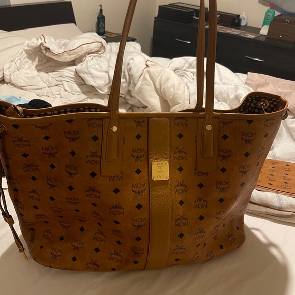 MCM Large Tote - Picture 5 of 5